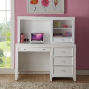 Desk 019 - Finish: White<br><br>Hutch Sold Separately<br><br>Dimensions: 52 L X 24 W X 31 H