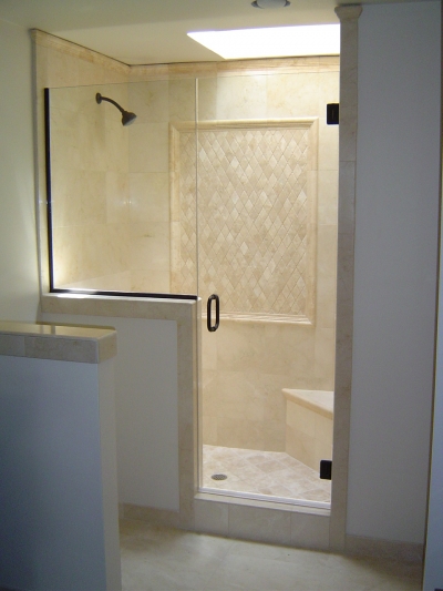  FRAMELESS SHOWER DOOR